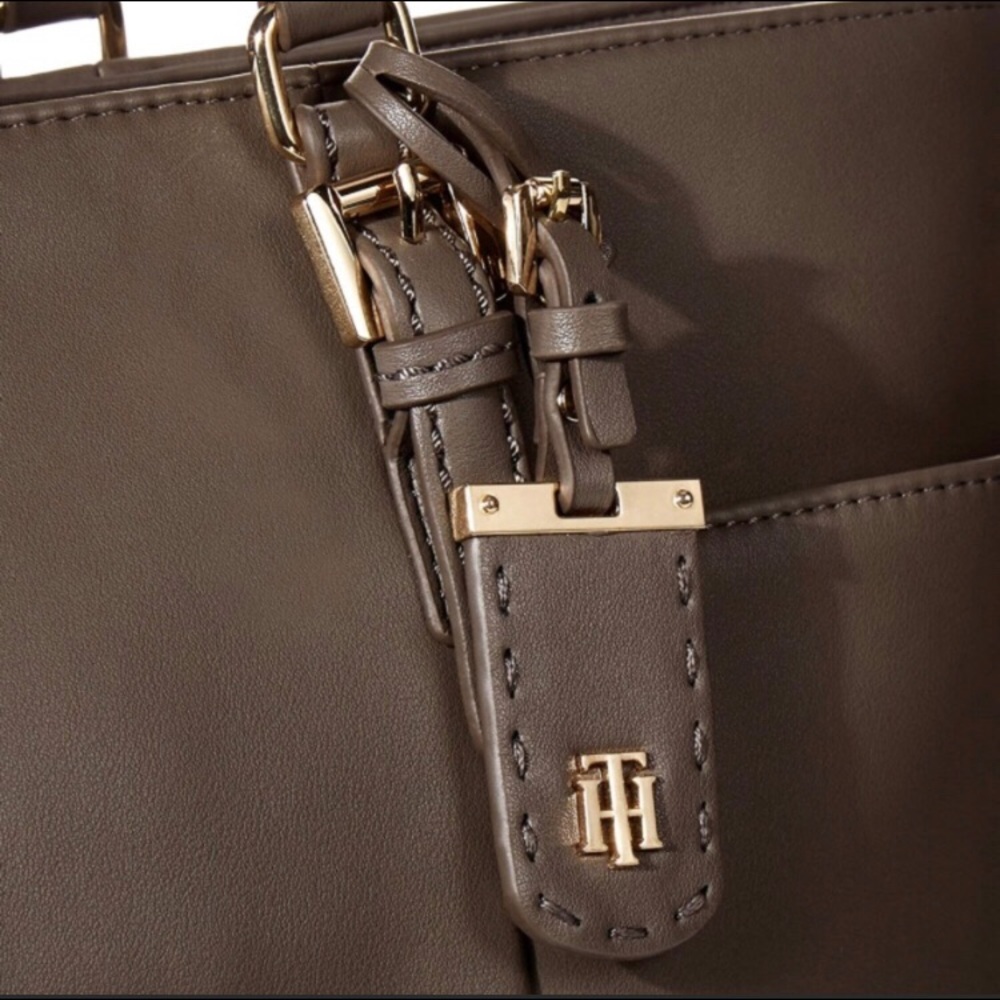 Tommy Hilfiger Julia Tote in Mushroom - Picture 4 of 6